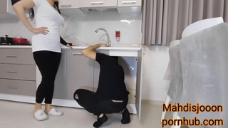 سکس ایرانی با لوله کش حشری جای دستمزد بهش کوس دادم ، داستانی پر از مکالمه فارسی ????