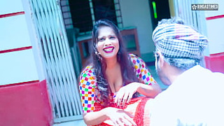 Desi milkman sexed his mistress' monstrous melons on the pretext of selling milk ( Hindi audio )