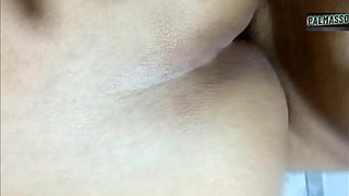 ¡Escándalo! — La mamá de mi amigo estaba cachonda, me pide que no pare y que la coja duro mientras se venía varias veces sobre mi verga.