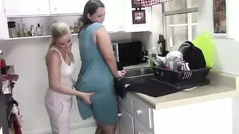 Humping her Friends Tall Amazon Mom Big Butt