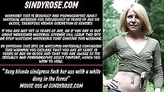 Cute blonde Sindy Rose fuck her behind with a white prick in the forest