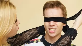 Mom Teaches Blindfold Stepson in Anal Bizarre