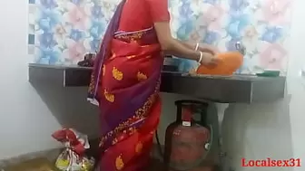 Desi Bengali desi Village Indian Bhabi Kitchen Sex In Red Saree ( Official Tape By Localsex31)