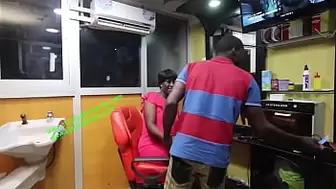 The hairdresser who uses his services at night to fuck his clients in public in the hair salon. between pleasure, fraud and sexual blackmail. to live exclusively on XVIDEOS RED