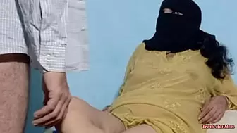 Muslim step Bhabhi says "Meine use kaha to boht mgr wo sunta nhi, bus gaand do muje meine chodna hai so he slammed me hard in nakaab