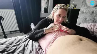 Pinky Vagina's Dong Snog round
