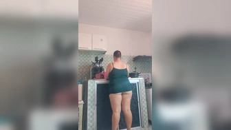 I was washing the dishes and it was attractive